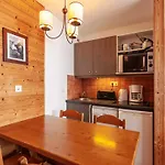Le Pralin - Meribel * Les Allues